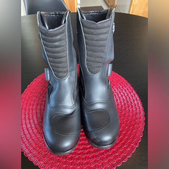 Triumph Motorcycle Boots - Picture 1 of 8